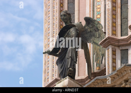 Statue, Gargouille, Cathédrale d'Orvieto, Ombrie, Italie. Banque D'Images