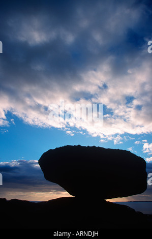 Queen Charlotte Islands - Hadia Gwaii - Balance rock - Skidegate, British Columbia, Canada. Banque D'Images