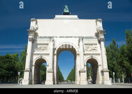 Siegestor, porte de la Victoire, Ludwigstrasse, Munich, Bavière, Allemagne Banque D'Images