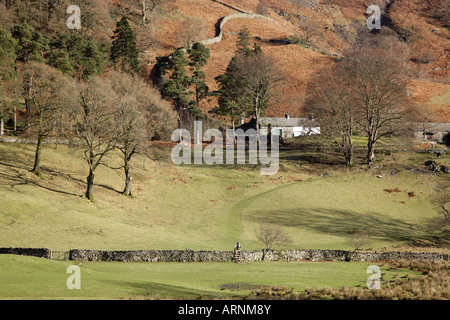 Une vue de la The Langdales de Loughrigg 'Tarn' Parc National de Lake District, Cumbria (Royaume-Uni) Banque D'Images