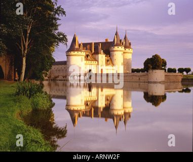 FRANCE CENTRE VAL DE LOIRE CHÂTEAU DE SULLY SUR LOIRE Banque D'Images