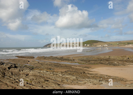 Croyde Beach North Devon, Angleterre,avec Baggy Point dans la distance Banque D'Images
