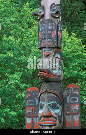 USA, Alaska, Totem Totem Bight à partir de détails State Historical Park à Ketchikan Banque D'Images