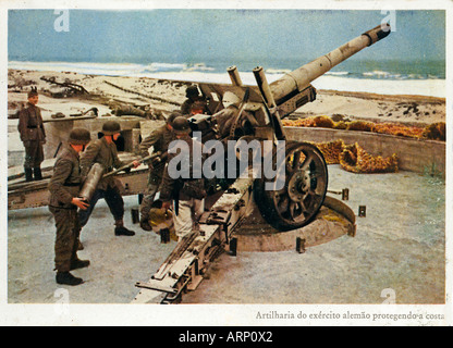 Carte postale allemande du mur de l'Atlantique de l'artillerie sur les défenses de l'Atlantique de la France occupée Banque D'Images