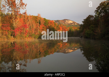 Le lever du soleil, Table Rock Mountain, Table Rock State Park, Pickens, Caroline du Sud, USA Banque D'Images