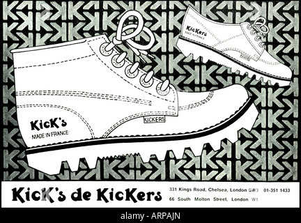 1970 publicité pour le magazine 1976 Coup de chaussures Kickers pour un usage éditorial uniquement Banque D'Images