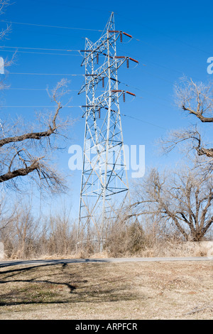 Centrale électrique et lignes de transmission en Oklahoma, États-Unis Banque D'Images