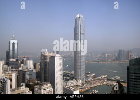 Gratte-ciel dans le centre de district de l'île de Hong Kong Banque D'Images