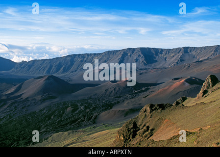 Cônes de cendres volcaniques dans le Cratère de Haleakala National Park Haleakala Maui Hawaii Banque D'Images