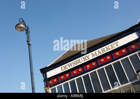 Le CENTRE-VILLE DE DEWSBURY WEST YORKSHIRE ANGLETERRE MARCHÉ CENTRE Banque D'Images