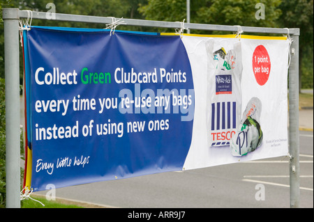 Affiche à l'extérieur de Carlisle,Tesco Carlisle, Cumbria, Royaume-Uni Banque D'Images