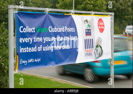 Affiche à l'extérieur de Carlisle,Tesco Carlisle, Cumbria, Royaume-Uni Banque D'Images