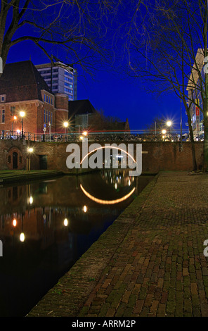 Les canaux d'Utrecht la nuit Banque D'Images