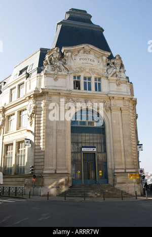 Image de l'édifice de La Poste principale à Poitiers France Banque D'Images