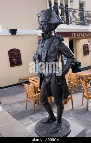 Statue de l'Amiral Lord Nelson à l'extérieur de Trafalgar Tavern sur les rives de la Tamise à Greenwich dans le sud de Londres GO UK Banque D'Images