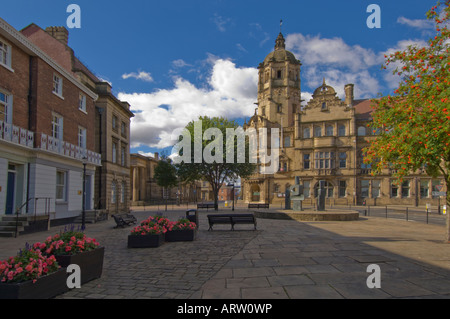 County Hall Street et Bond Street Precinct Banque D'Images