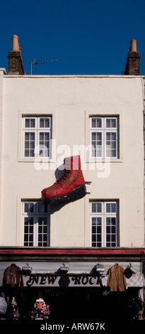 Boot shop à Camden High Street Londres W1 Banque D'Images