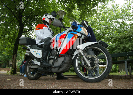 Des policiers en motos Banque D'Images