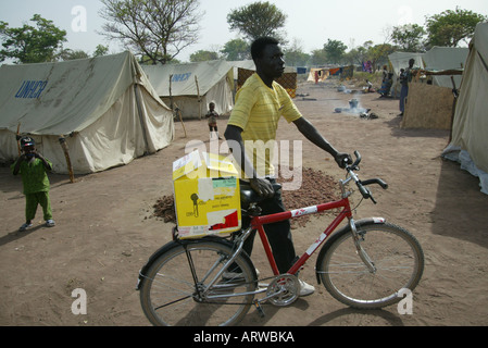 Médecins sans frontières et le HCR aide les réfugiés de la République centrafricaine dans les camps du Tchad Banque D'Images