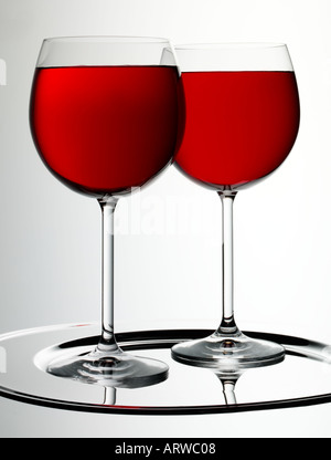 Deux verres de vin rouge Banque D'Images