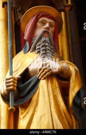 Gros plan du quartier gothique des statues de la fontaine ( Schroner Bruner la belle fontaine ), Nuremberg, Allemagne Banque D'Images