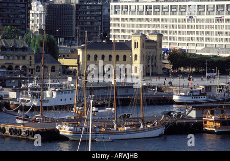 Le port d'Oslo et l'office de tourisme Banque D'Images