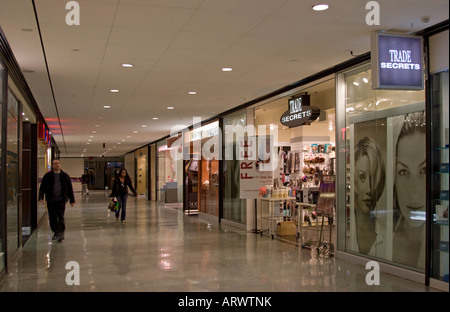 (Chemin) - Complexe commercial souterrain - Toronto Dominion Centre - Toronto - Canada Banque D'Images