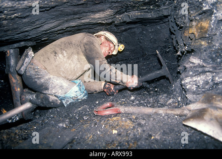 Freeminer Gerald Hayes bas son one man mine de charbon dans la forêt de Dean Gloucestershire, Angleterre, Banque D'Images