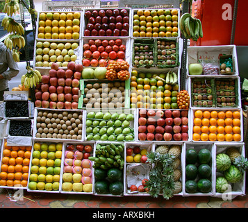 Étal de fruits sur sentier Mumbai Inde Banque D'Images