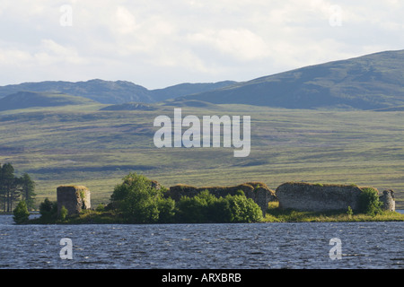 Château de Lochindorb dans les Highlands écossais Banque D'Images