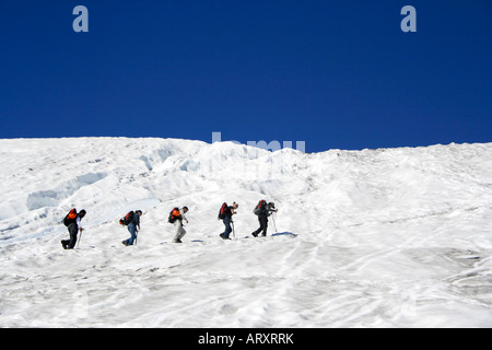 Les gens de neige escalade du Volcan Villarrica versant ouest, près de Pucon, Chili, Amérique du Sud Banque D'Images