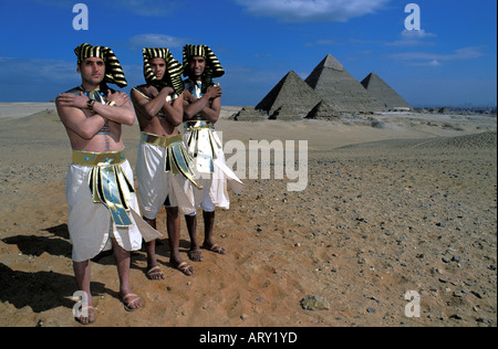 Le Caire Les pyramides de Giza, Egypte Banque D'Images