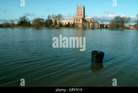 Abbaye de Tewkesbury inondés par les inondations en 1992 près de Tewkesbury UK Banque D'Images