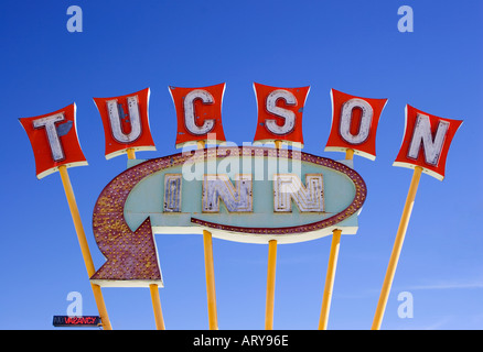 Inn Tucson signe pour un vieux motel en centre-ville de Tucson en Arizona Banque D'Images