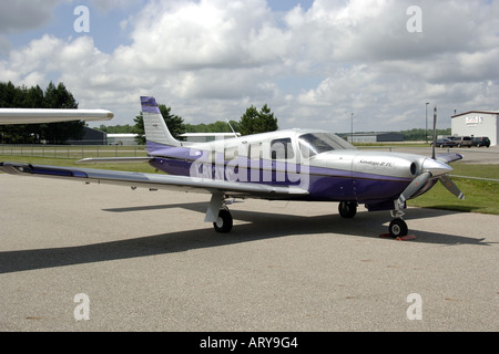 Piper PA-32R Saratoga seul moteur turbo-propulseurs d'aéronefs civils. Banque D'Images