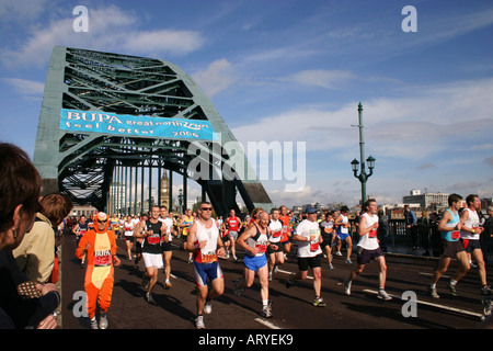 BUPA Great North Run 2006 Pont Tyne Newcastle upon Tyne Royaume Uni Banque D'Images