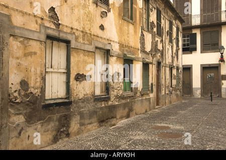 Rue de la vieille ville de Funchal Madeira Portugal Europe de l'UE Banque D'Images