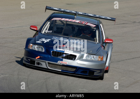 Derek Bell ses courses Volvo S60 R à la SPEED World Challenge GT à la course Mid-Ohio Sports Car Course 2005 Banque D'Images