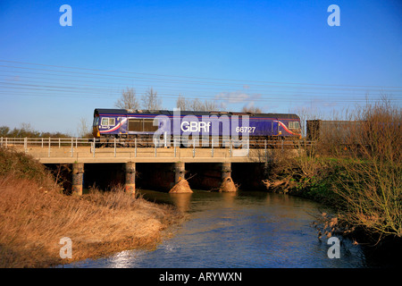 66727 GBRF en train diesel diesel livrée First Capital Connect crossing river Cambridgeshire Angleterre Bretagne Lolham Welland Banque D'Images