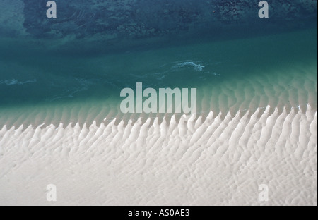 Vue aérienne des eaux côtières Banque D'Images