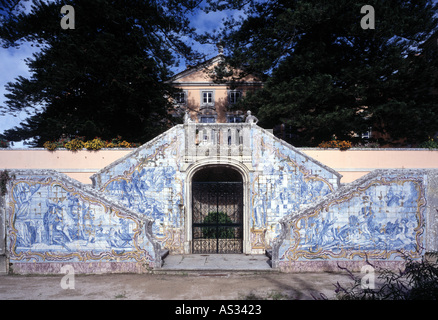 Oeiras Barockgarten Palacio do Marques de Pombal ab 1737 Kachelwände Doppelläufige Treppe zum Garten mit Szenen mythologischen ( Banque D'Images