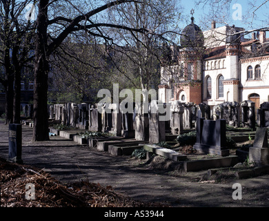 Halle, Jüdischer Friedhof mit, Feierhalle heute Synagoge Banque D'Images