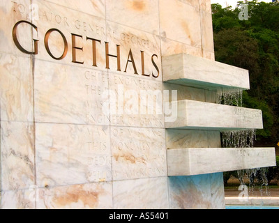 Monument en marbre à la mémoire de George W. Goethals. Terminé le 31 mars 1954. Canal de Panama, Panama Banque D'Images