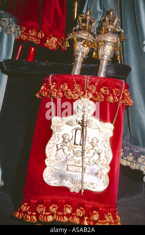 West London Synagogue Torah Scrolls dans arche Banque D'Images