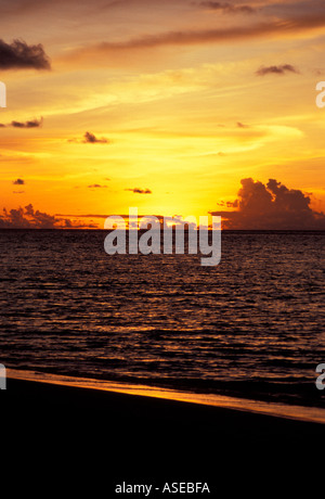 Coucher du soleil Velassaru island Maldives Banque D'Images