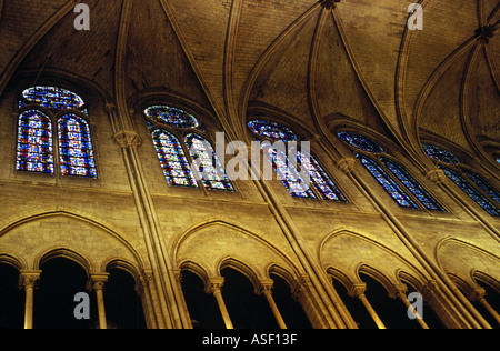 Une vue de l'intérieur de la Cathédrale Notre Dame de Paris Notre Dame de plafond FranceThe en France, à Paris, avant le 15 avril 2019 dévastateur incendie. Banque D'Images