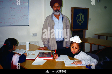 Tooting Londres Centre Classe Punjabi Khalsa Banque D'Images