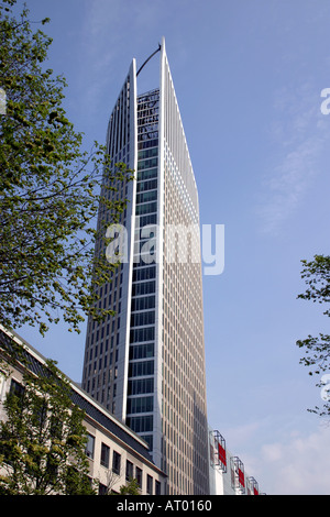 L'architecture moderne le gratte-ciel Hoftoren surnommé ' de Vulpen' le stylo à La Haye Hollande Pays-Bas Banque D'Images