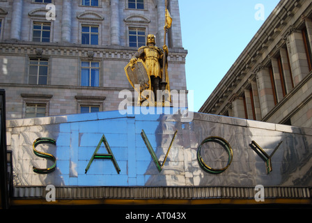 Panneau d'entrée de l'hôtel Savoy, The Strand, City of Westminster, Greater London, Angleterre, Royaume-Uni Banque D'Images