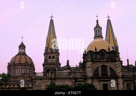 Extérieur de la cathédrale du 17ème siècle de Guadalajara, au Mexique Banque D'Images